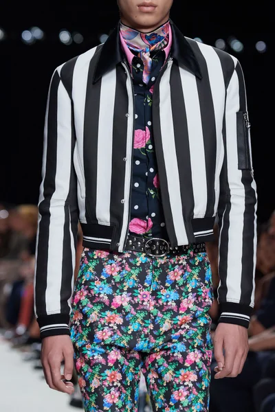 Look 115